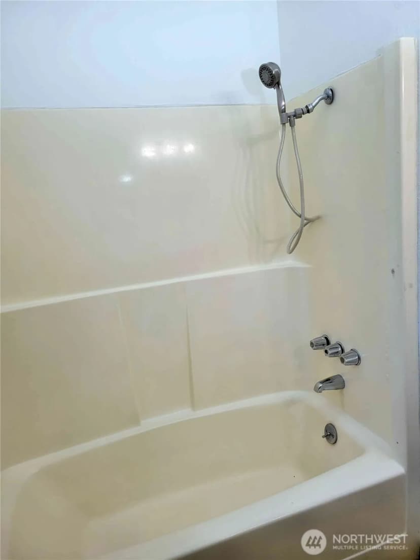 Property photo for 300 Maple Street, Toledo photo 18
