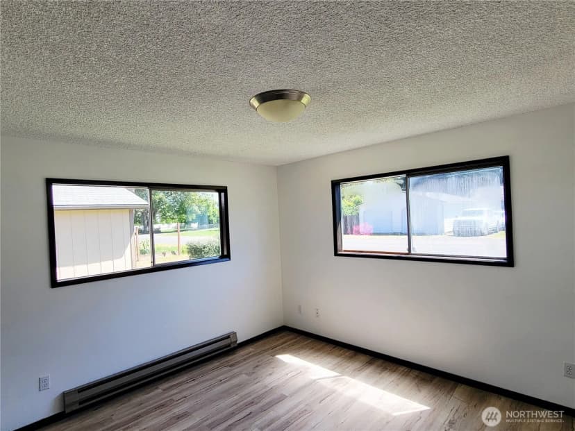 Property photo for 300 Maple Street, Toledo photo 13