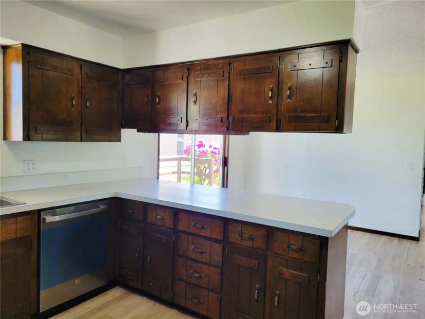 Property photo for 300 Maple Street, Toledo photo 11