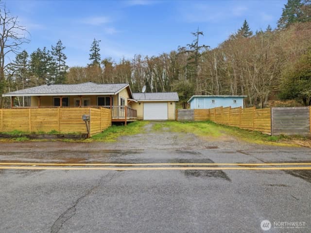 Property photo for 16602 - 16608 Delano Road, Lakebay photo 2