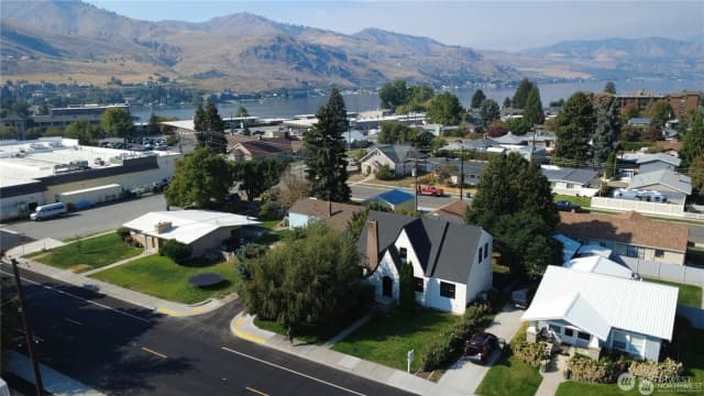 Property photo for 417 N Columbia Street, Chelan photo 2