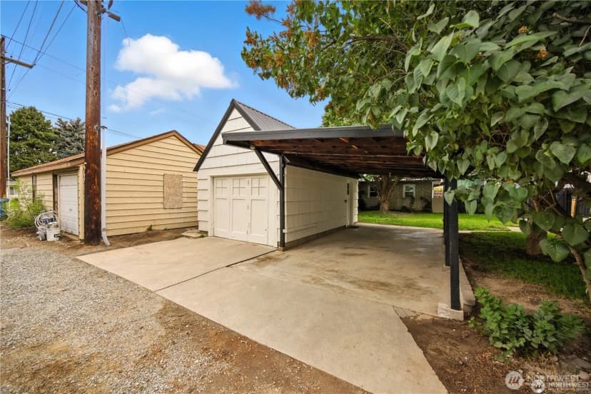 Property photo for 417 N Columbia Street, Chelan photo 36