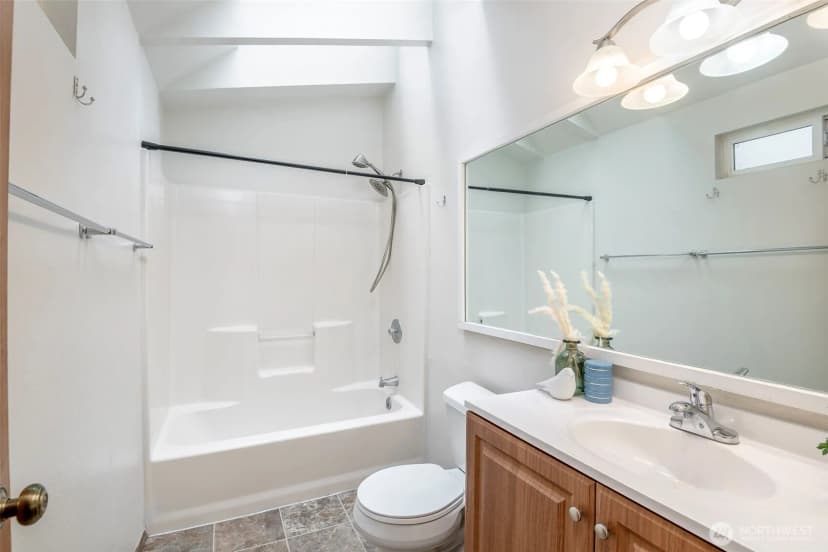 Property photo for 647 Malibu Drive Se, Lacey photo 25