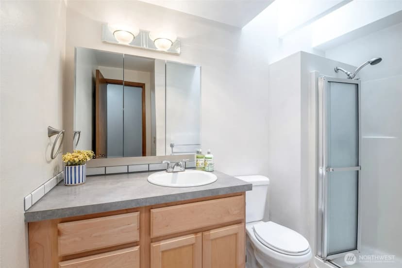 Property photo for 647 Malibu Drive Se, Lacey photo 21