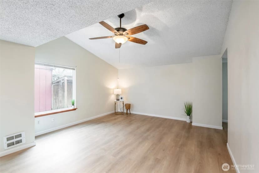 Property photo for 647 Malibu Drive Se, Lacey photo 12