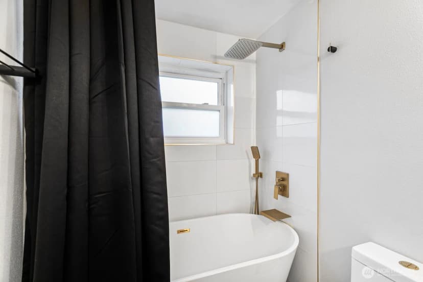Property photo for 3513 Ne 6th Place, Renton photo 23