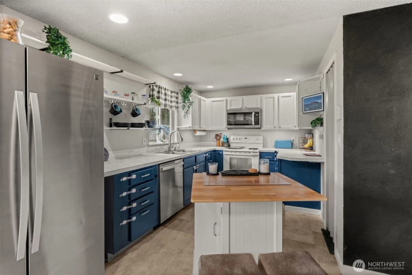 Property photo for 9312 Snowberry Circle W, University Place photo 7