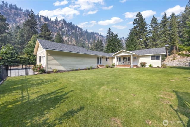 Property photo for 4621 Navarre Coulee Road, Chelan