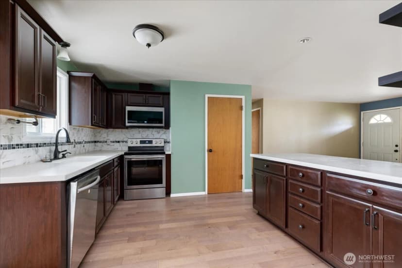 Property photo for 1321 Orchard Loop, Oak Harbor photo 10