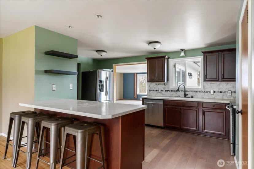 Property photo for 1321 Orchard Loop, Oak Harbor photo 5