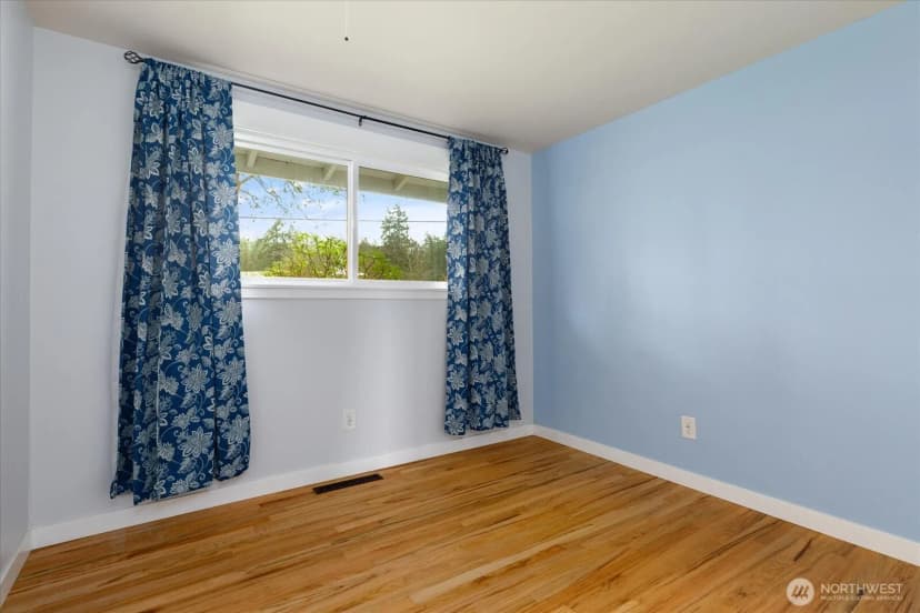 Property photo for 1321 Orchard Loop, Oak Harbor photo 25