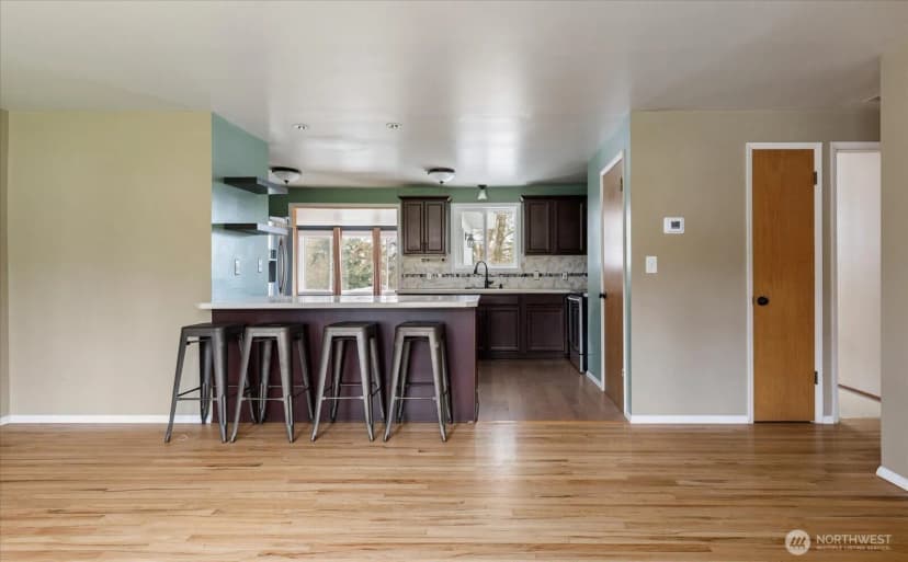 Property photo for 1321 Orchard Loop, Oak Harbor photo 8