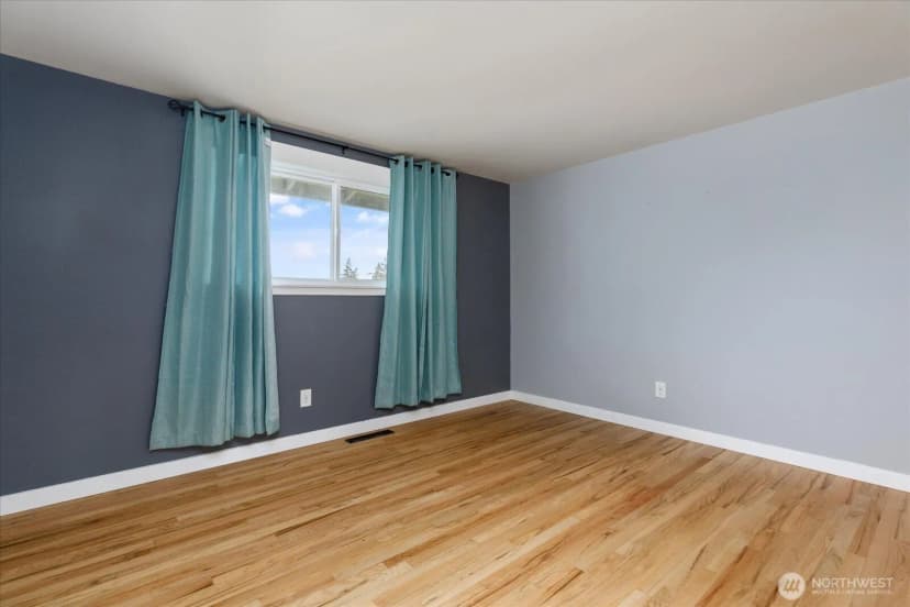 Property photo for 1321 Orchard Loop, Oak Harbor photo 21