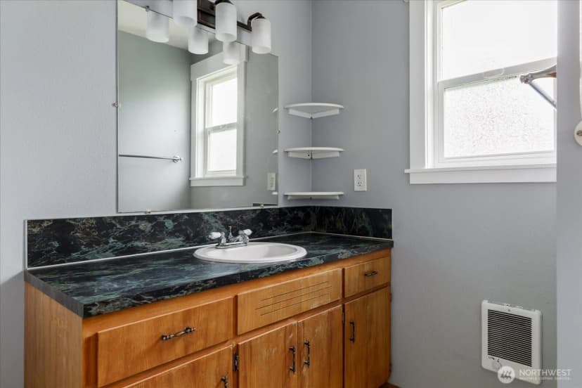 Property photo for 1321 Orchard Loop, Oak Harbor photo 19
