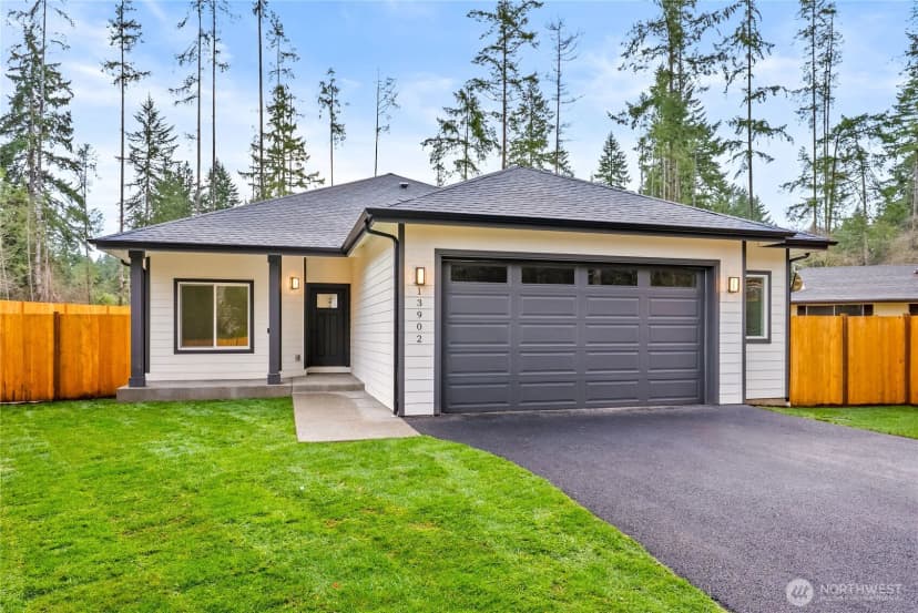 Property photo for 13902 Lakeview Way Nw, Gig Harbor photo 2