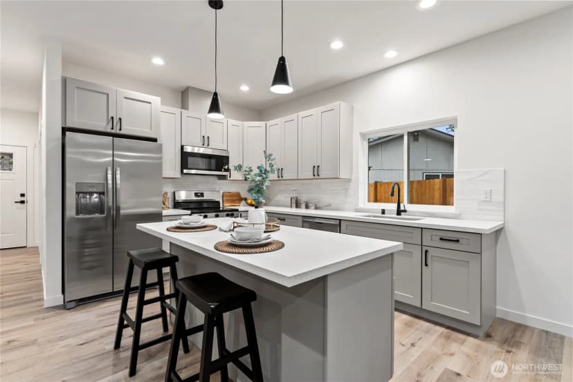 Property photo for 13902 Lakeview Way Nw, Gig Harbor photo 14