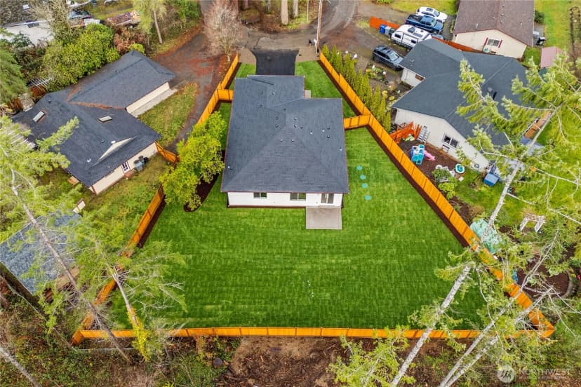 Property photo for 13902 Lakeview Way Nw, Gig Harbor photo 4
