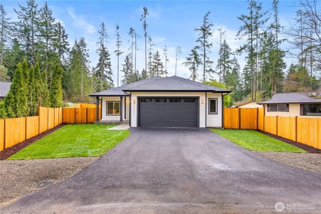 Property photo for 13902 Lakeview Way Nw, Gig Harbor