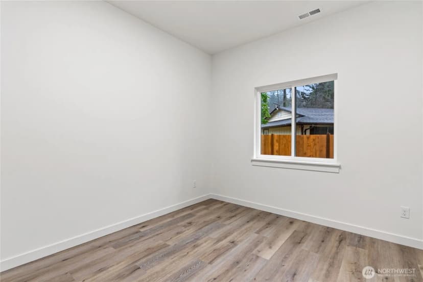 Property photo for 13902 Lakeview Way Nw, Gig Harbor photo 28