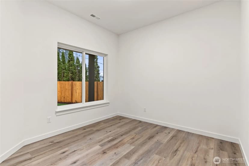 Property photo for 13902 Lakeview Way Nw, Gig Harbor photo 27