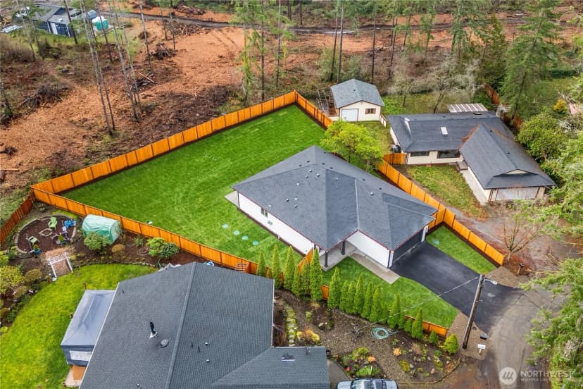 Property photo for 13902 Lakeview Way Nw, Gig Harbor photo 36