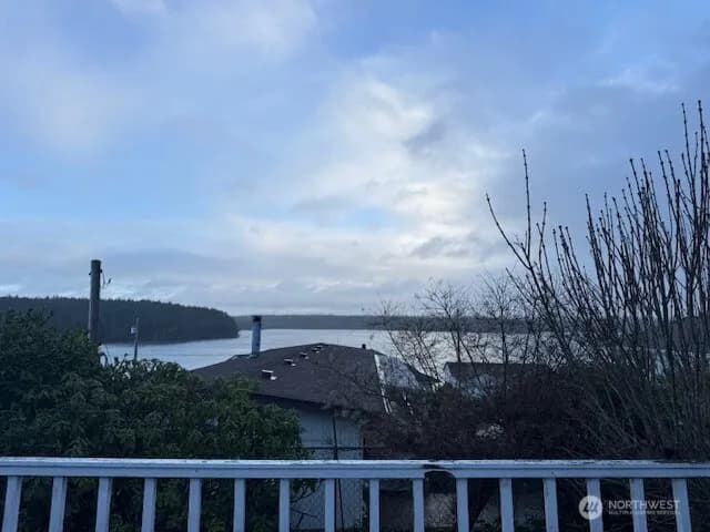 Property photo for 10122 Windward Drive Nw, Olympia