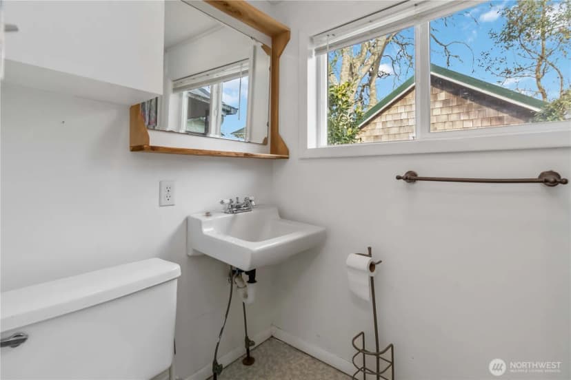 Property photo for 808 Pacific Avenue N, Long Beach photo 11