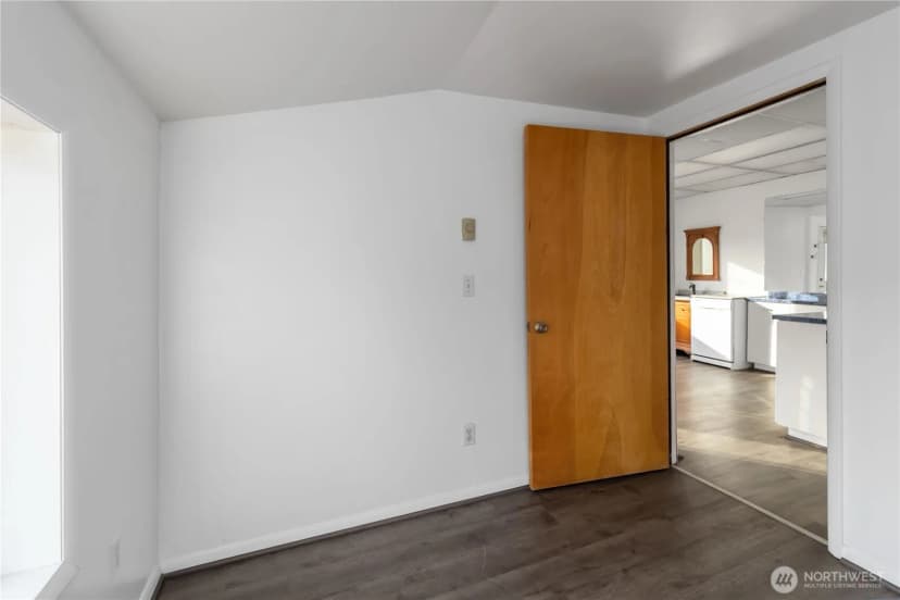 Property photo for 808 Pacific Avenue N, Long Beach photo 6