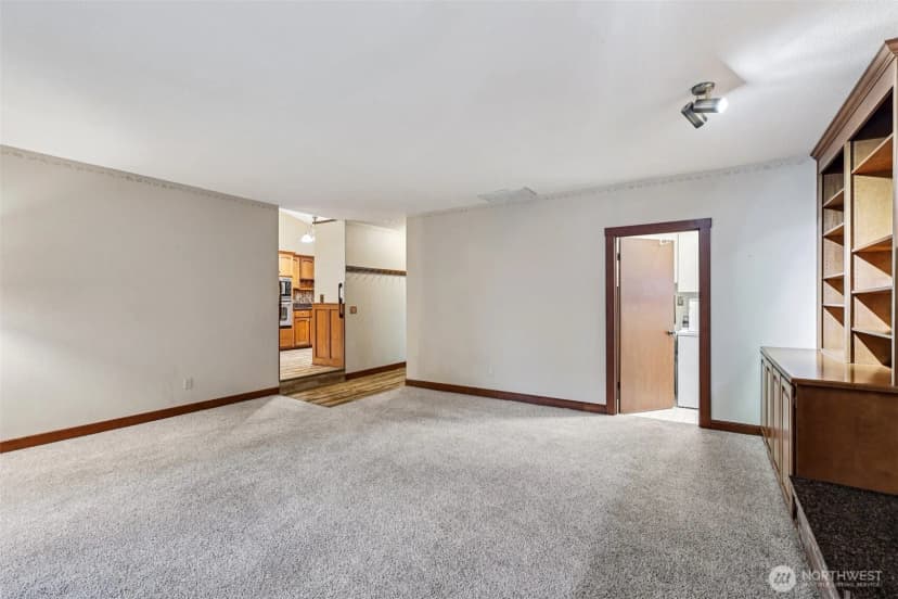 Property photo for 12465 Wedgewood Drive, Burlington photo 16