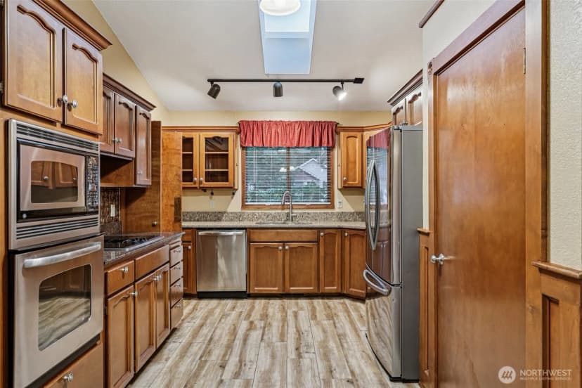Property photo for 12465 Wedgewood Drive, Burlington photo 9