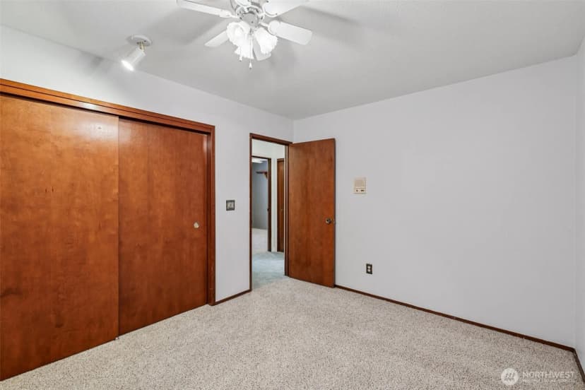 Property photo for 12465 Wedgewood Drive, Burlington photo 32