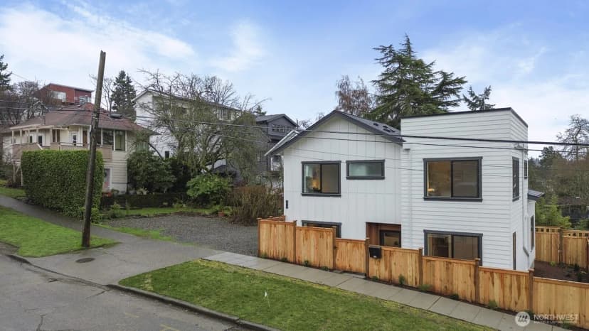 Property photo for 217 Nw 45th Street, Seattle photo 2