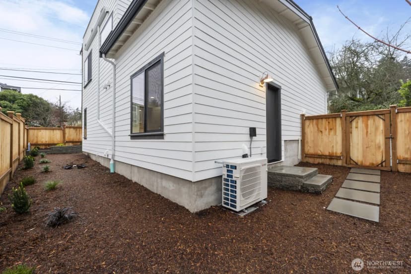 Property photo for 217 Nw 45th Street, Seattle photo 33
