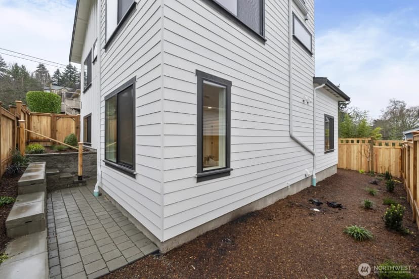 Property photo for 217 Nw 45th Street, Seattle photo 32