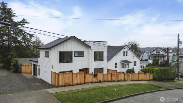 Property photo for 217 Nw 45th Street, Seattle photo 3