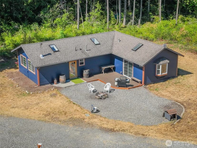 Property photo for 19002 Sorenson Road Se, Yelm photo 6