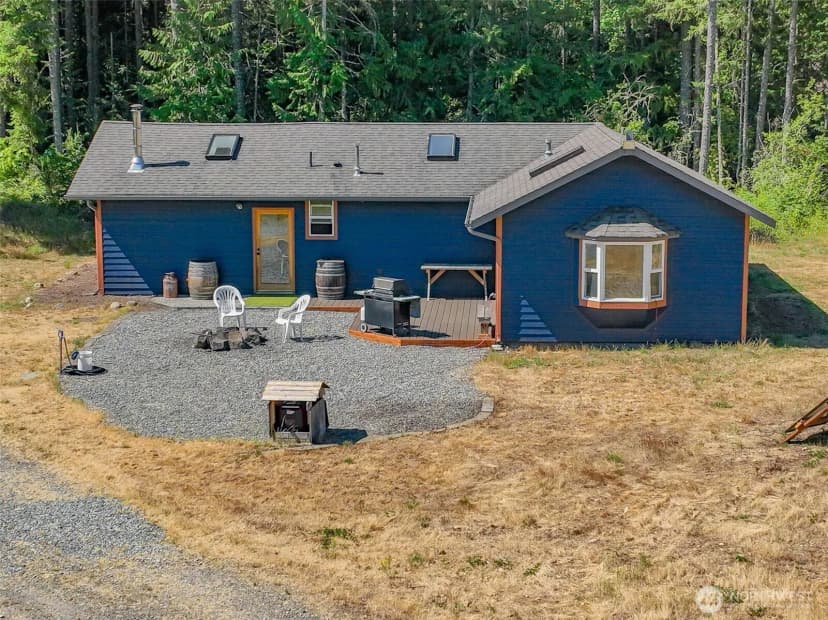 Property photo for 19002 Sorenson Road Se, Yelm photo 4