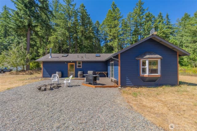 Property photo for 19002 Sorenson Road Se, Yelm photo 2