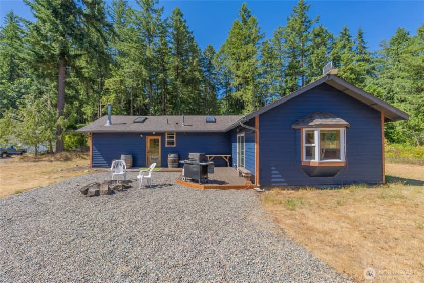Property photo for 19002 Sorenson Road Se, Yelm photo 2