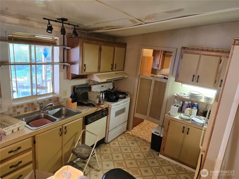 Property photo for 914 Nottingham Drive Se, Olympia photo 10