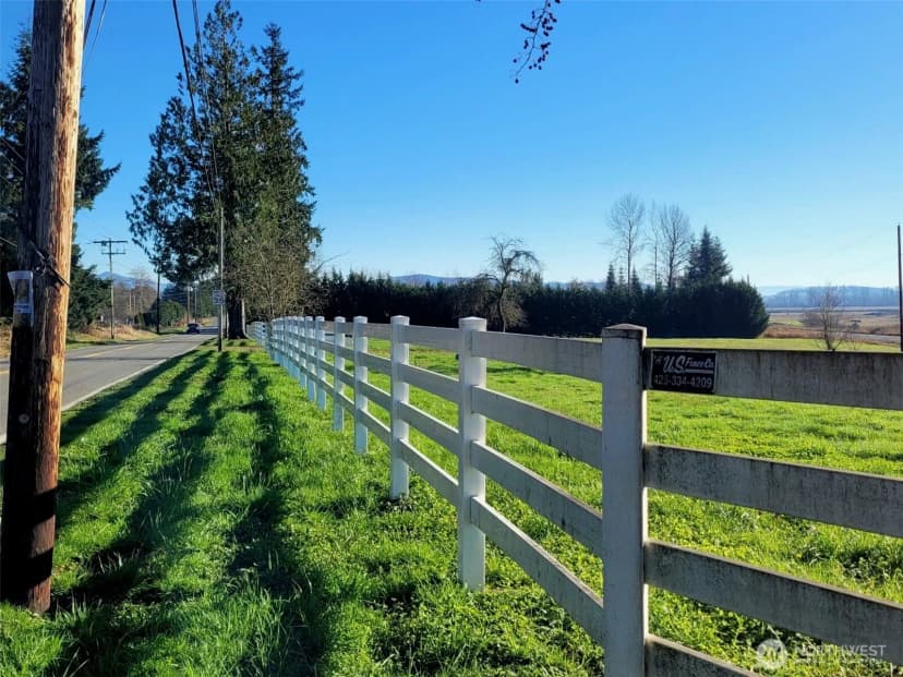 Property photo for 14626 Roosevelt Road, Snohomish photo 12
