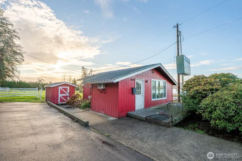 Property photo for 14626 Roosevelt Road, Snohomish photo 2