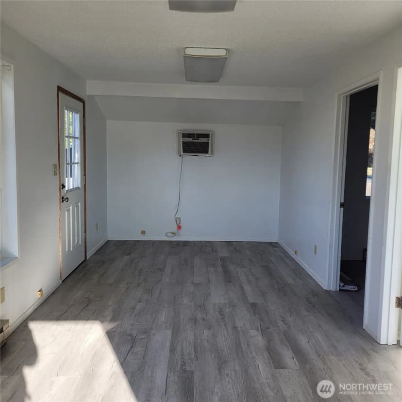 Property photo for 14626 Roosevelt Road, Snohomish photo 8