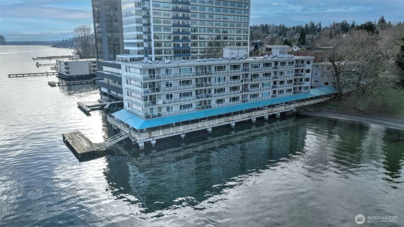 Property photo for 1800 43rd Avenue E #401, Seattle photo 5