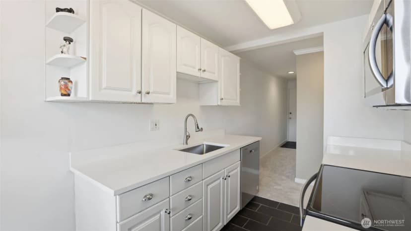 Property photo for 1800 43rd Avenue E #401, Seattle photo 21