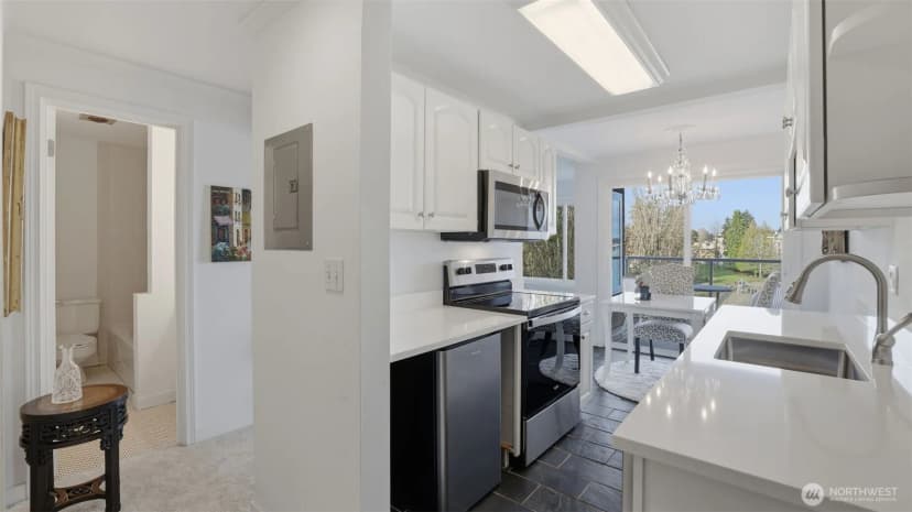 Property photo for 1800 43rd Avenue E #401, Seattle photo 12