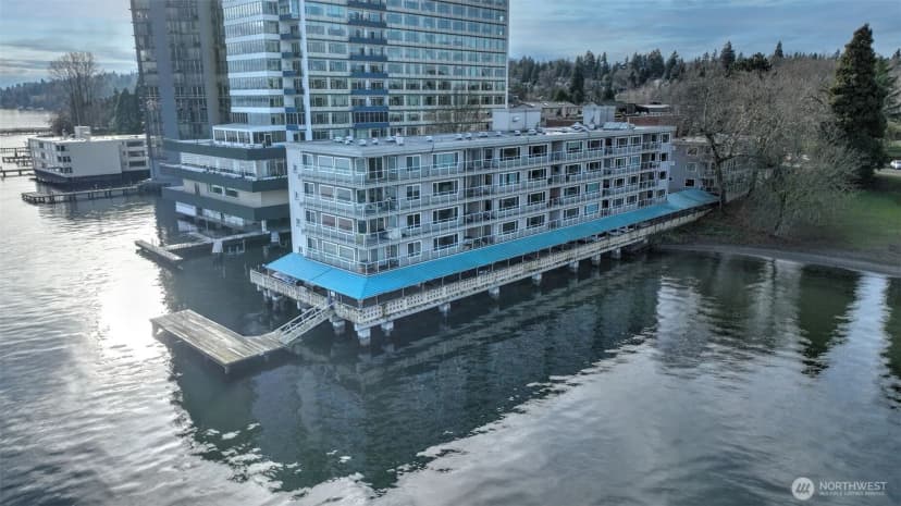 Property photo for 1800 43rd Avenue E #401, Seattle photo 4