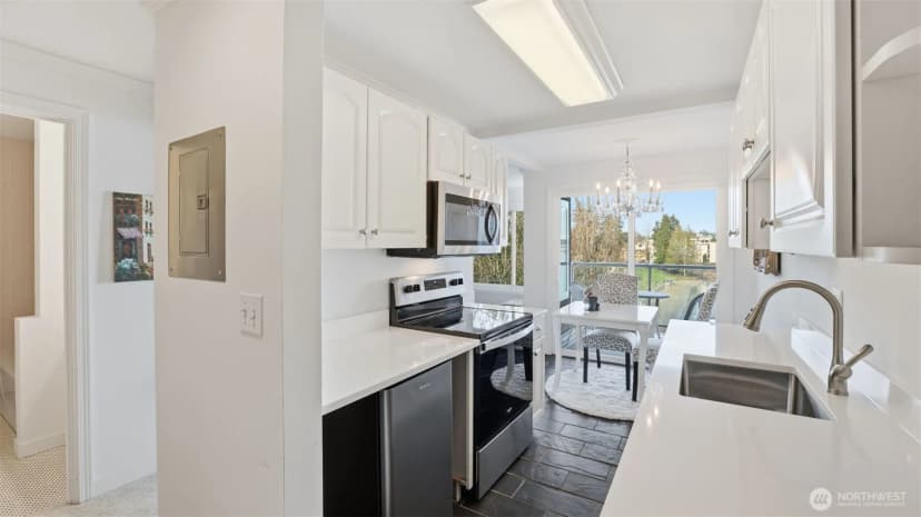 Property photo for 1800 43rd Avenue E #401, Seattle photo 19