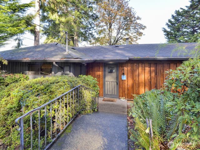 Property photo for 8038 61st Avenue Ne, Olympia photo 3