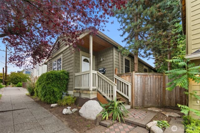 Property photo for 1717 E Spruce St., Seattle photo 2